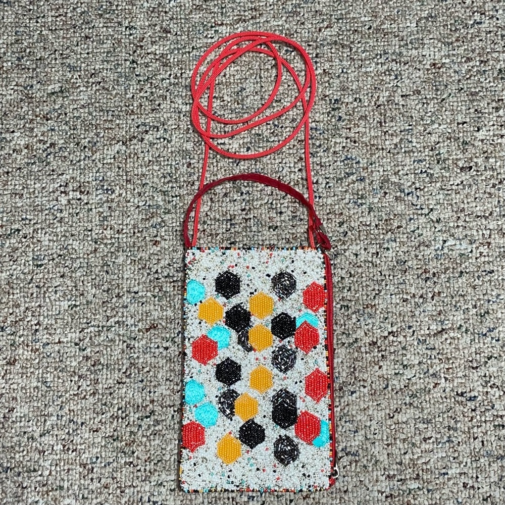NWOT Bamboo Trading Company Beaded Hexagon Pattern Crossbody Bag For Cell Phone